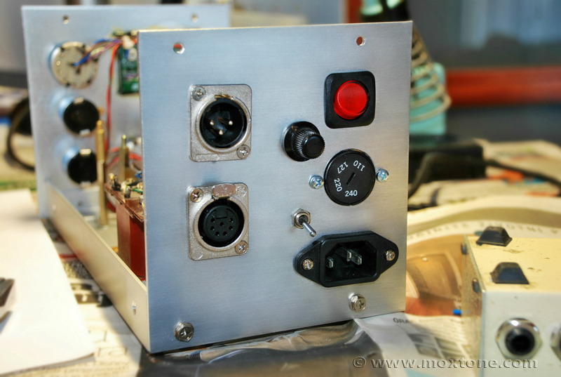 mU47 power supply rear